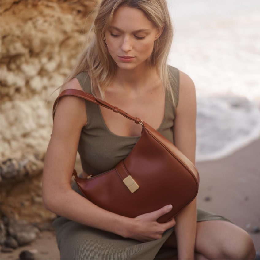 Shoulder bags